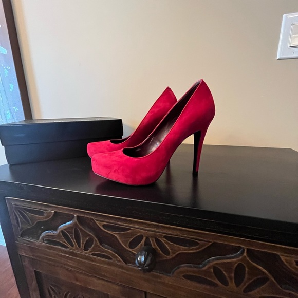 BCBGeneration Parade, Red Suede, Stiletto Heel, 8.5M, NWT - Picture 2 of 11